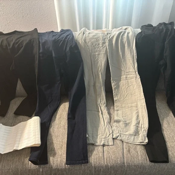 Size small bundle of maternity clothes. - Picture 2 of 13